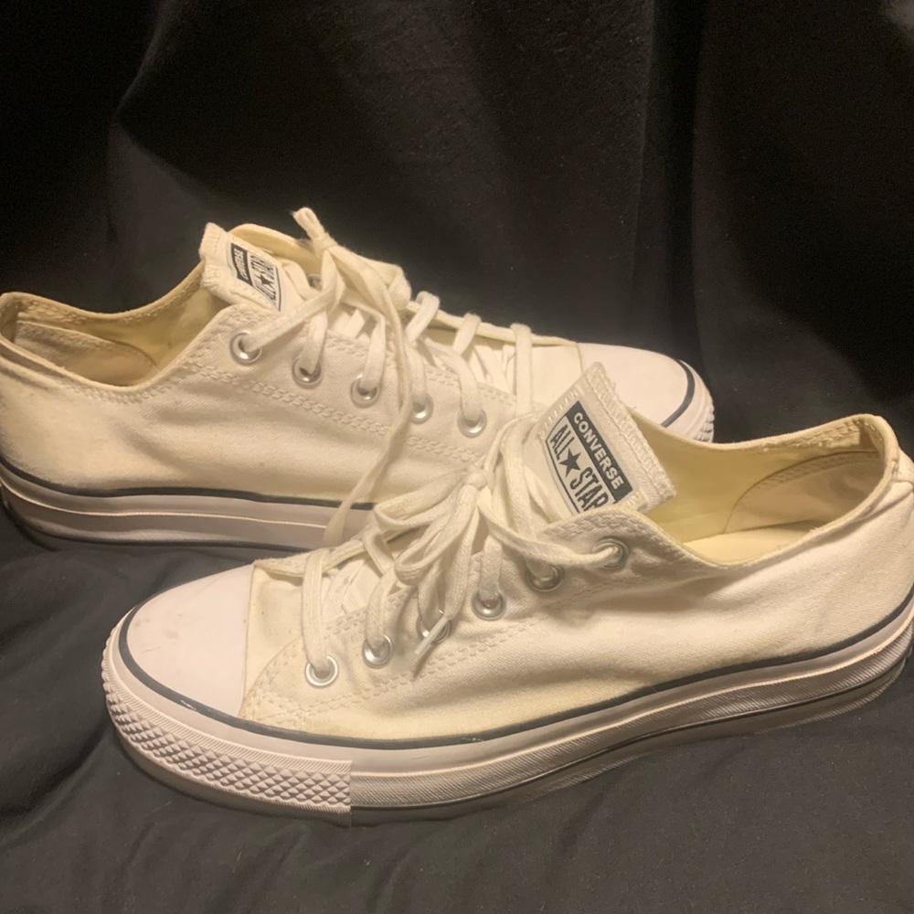 White Chuck Taylor Converse
Women’s size 10 / Men’s size 8
